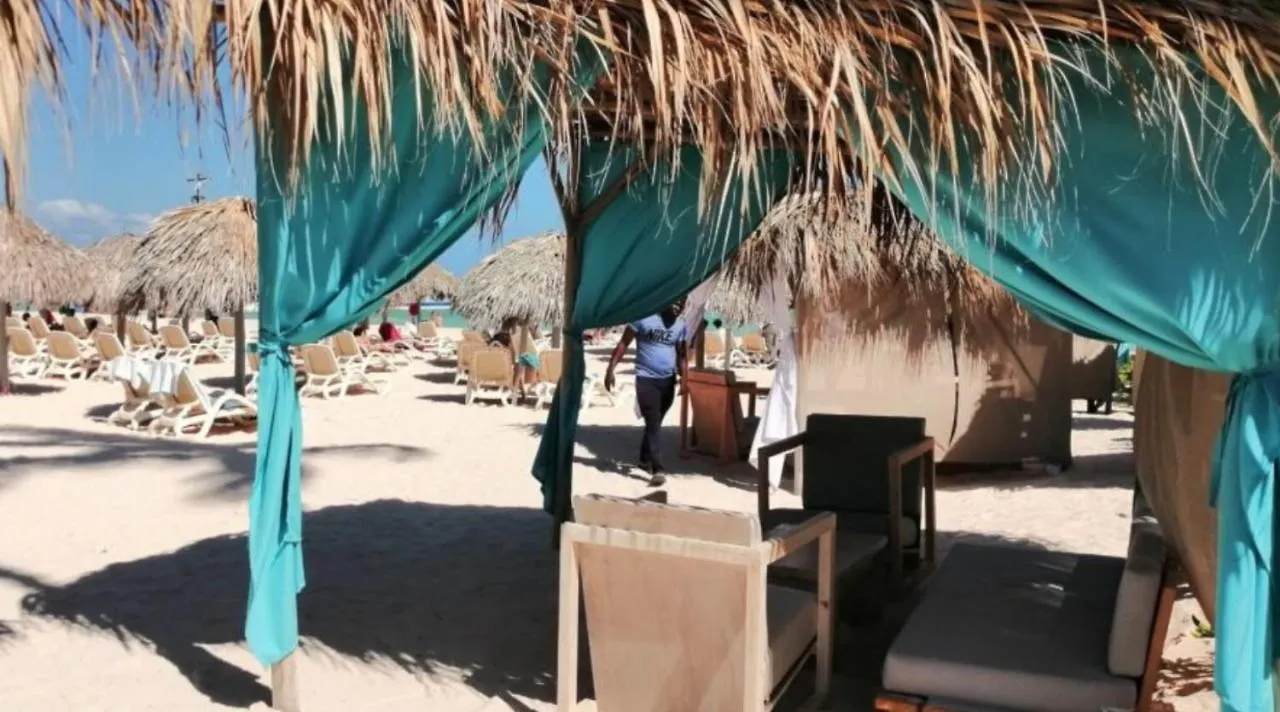 Sol Caribe Suites - Playa Los Corales - Beach Club, Wifi, Swimming Pool - Calle Aruba Punta Cana Dominican Republic